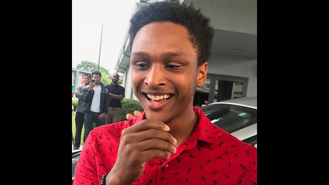 Birmingham college student walked 20 miles to 1st day of work so his boss gave him his car